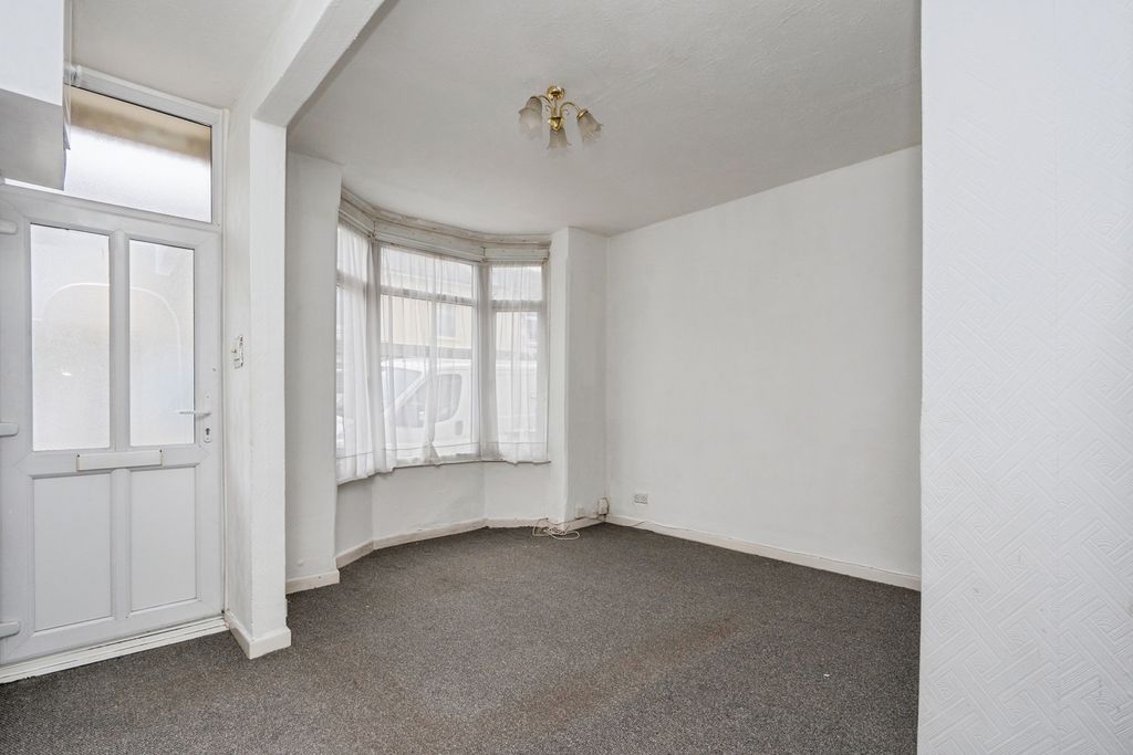Property photo 2 of 17 Photo