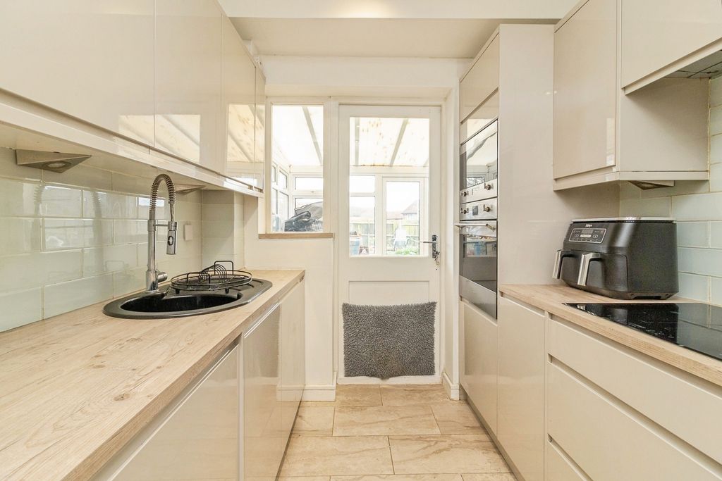 Property photo 3 of 20 Pbox-Img.Jpg