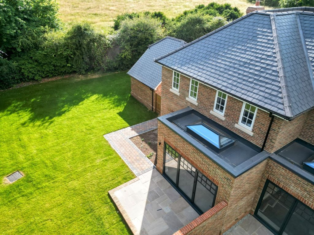 Property photo 1 of 32 Picture No. 41