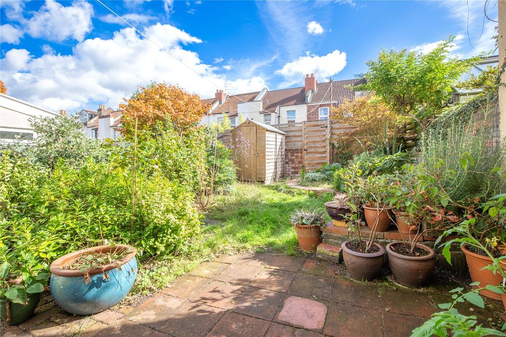 Property photo 1 of 16 Picture No. 04