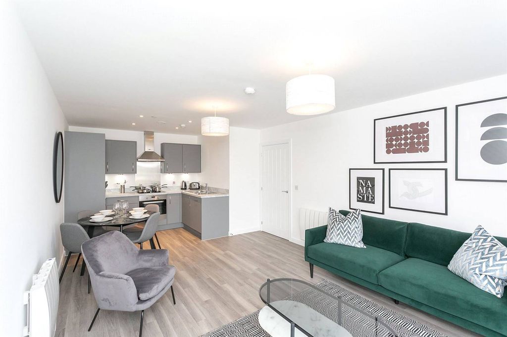 Property photo 1 of 20