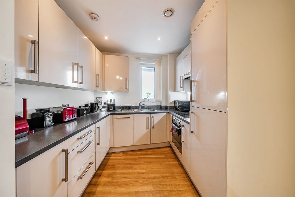 Property photo 3 of 12