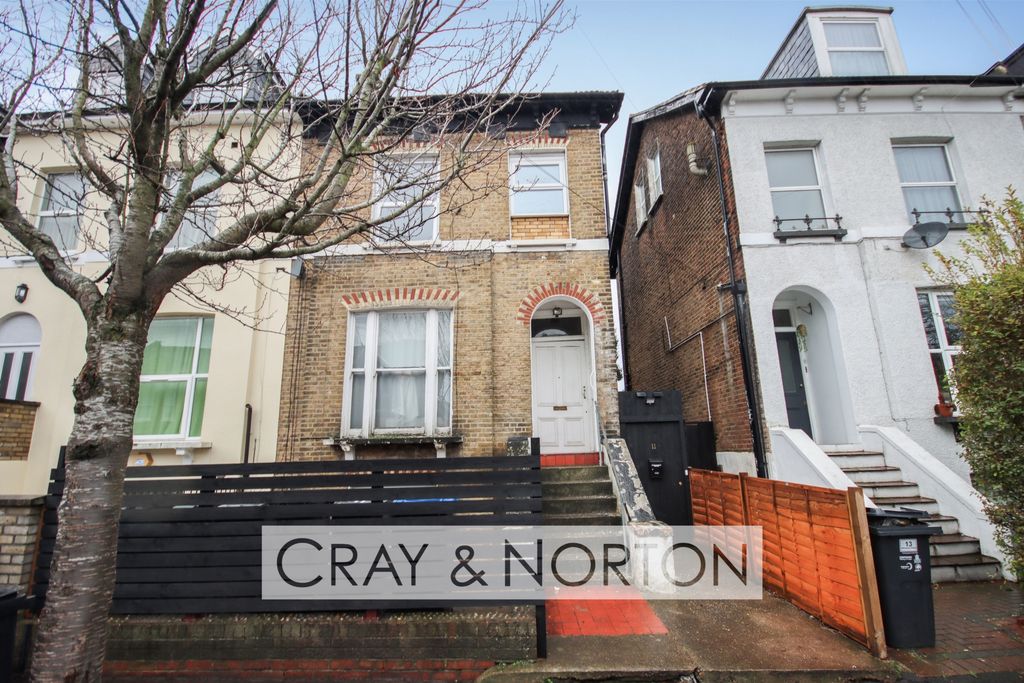 Property photo 1 of 6 Photo 6