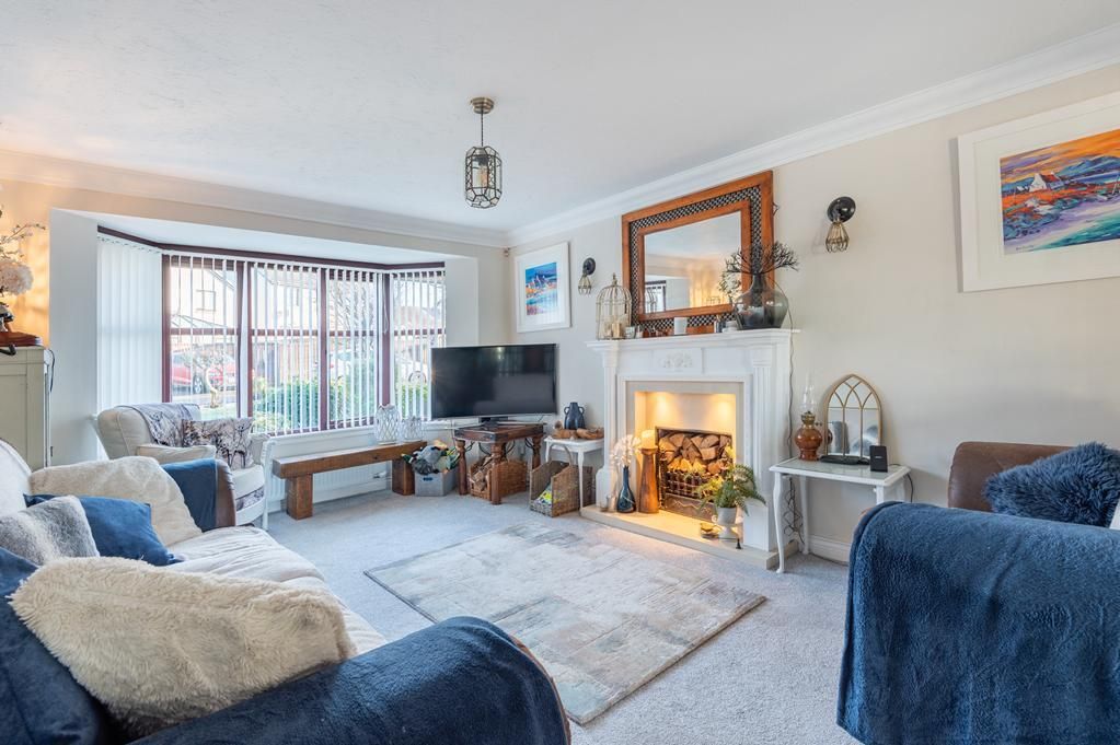 Property photo 3 of 28 Lev1411Pem Lounge.Jpg