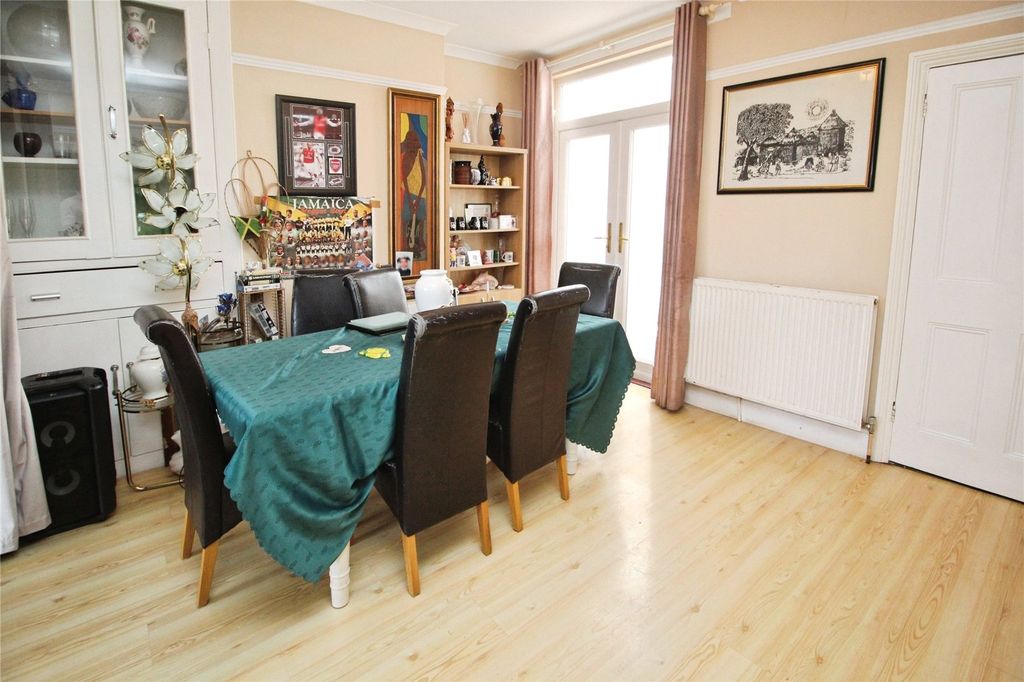 Property photo 3 of 13 Picture No. 12
