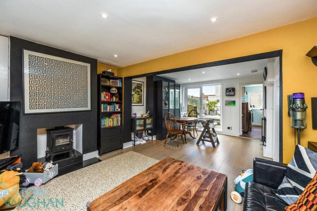 Property photo 2 of 27 4532573