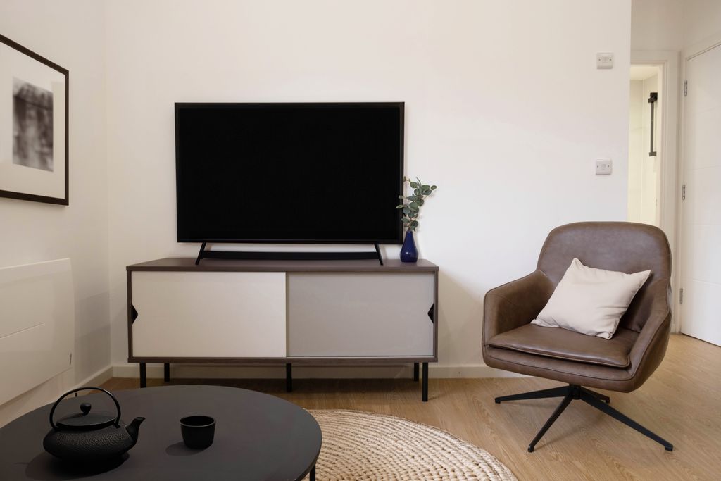 Property photo 3 of 6