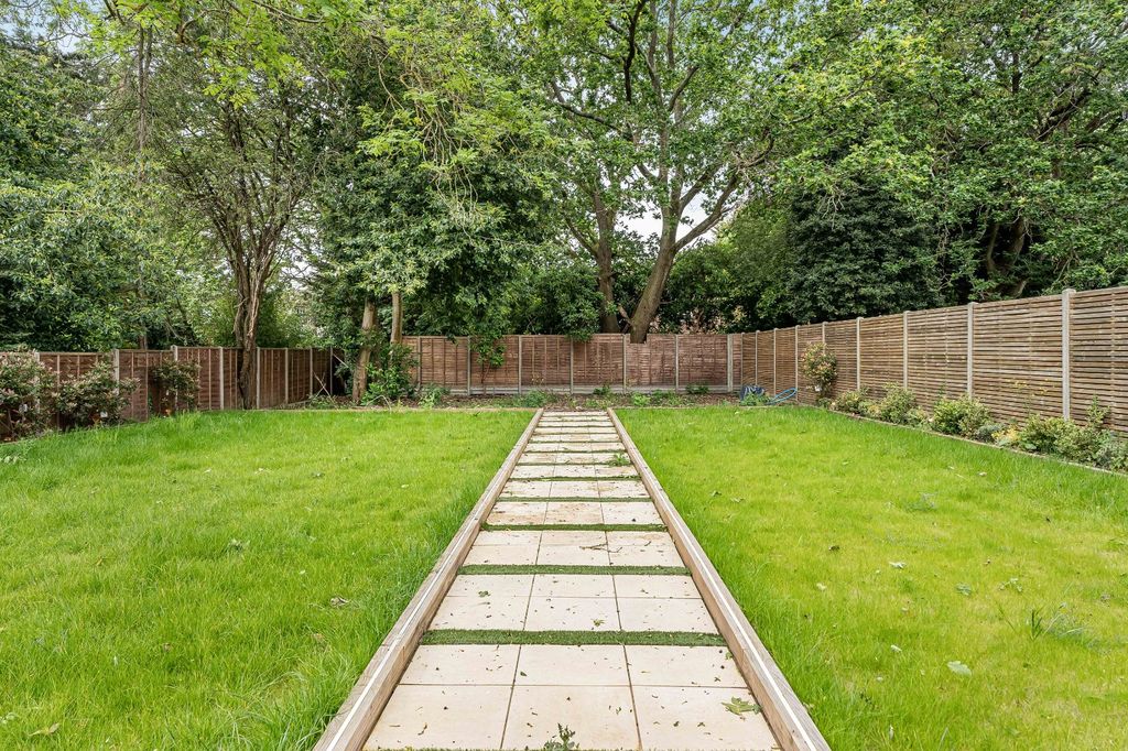 Additional image 36 of 5 bed detached house for salePipers Green Lane, Edgware HA8