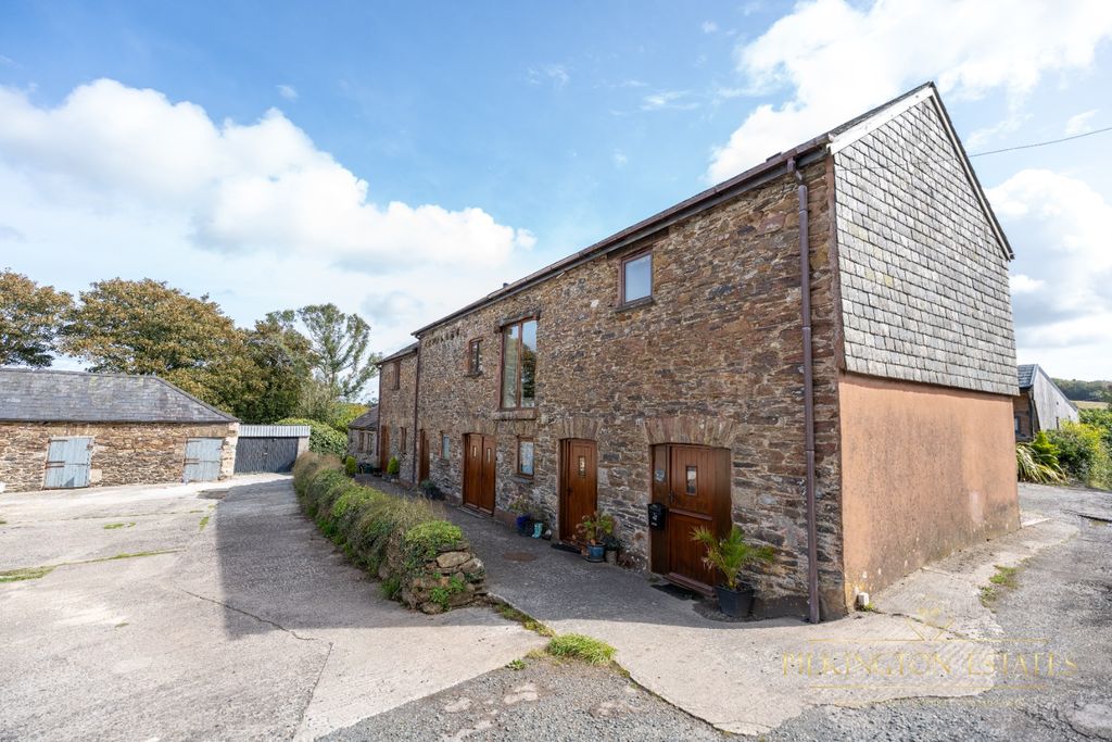 Property photo 2 of 28 4513201