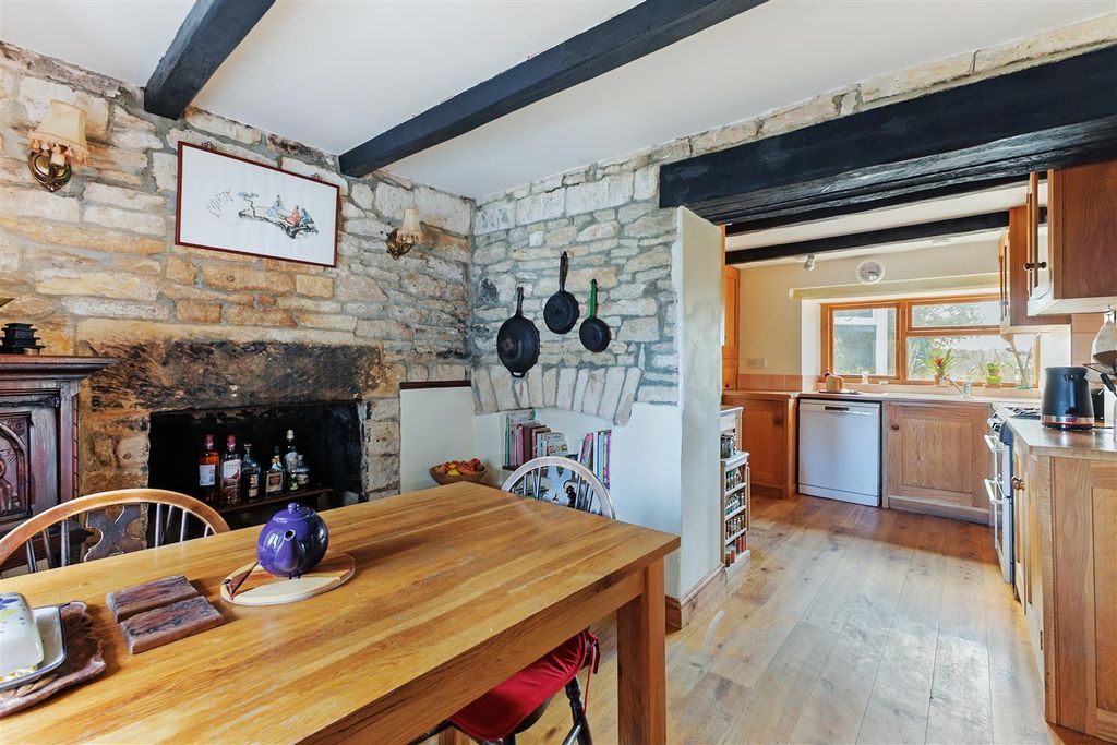 Property photo 3 of 28 86080_Alma Cottage Randalls Green Chalford Hill  (