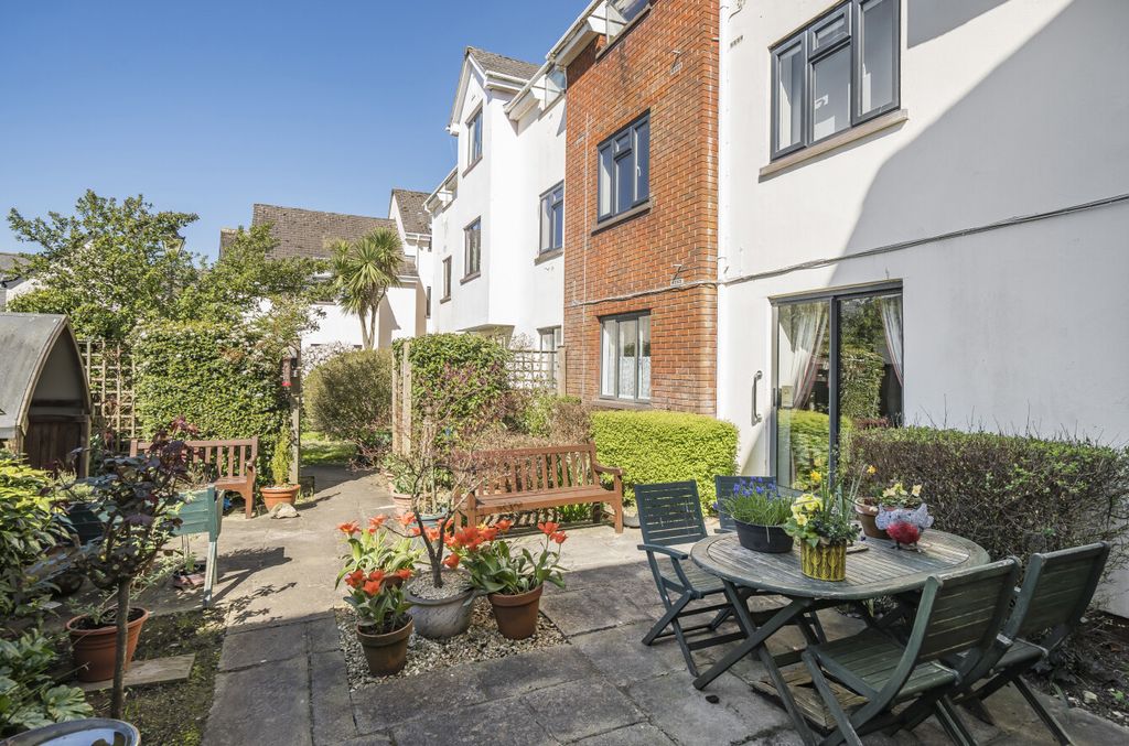 Property photo 1 of 14 Communal Garden