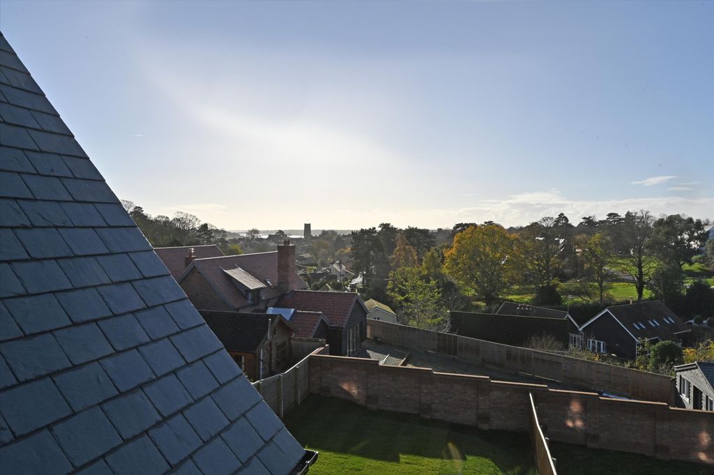 Property photo 3 of 16 Image