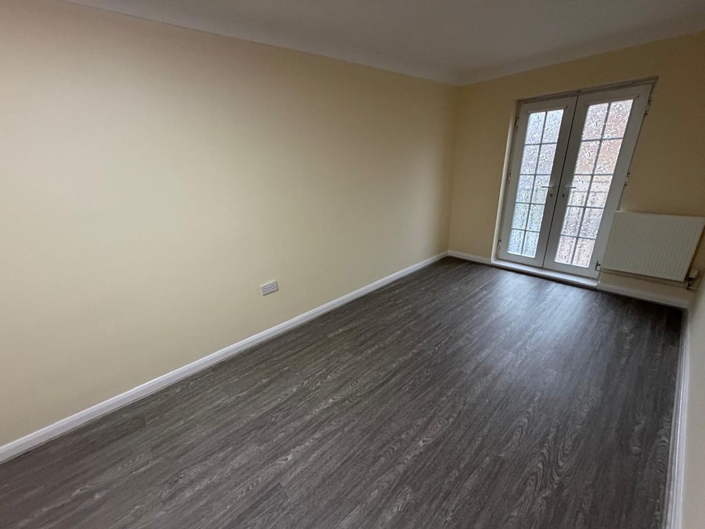 Property photo 2 of 13 Image