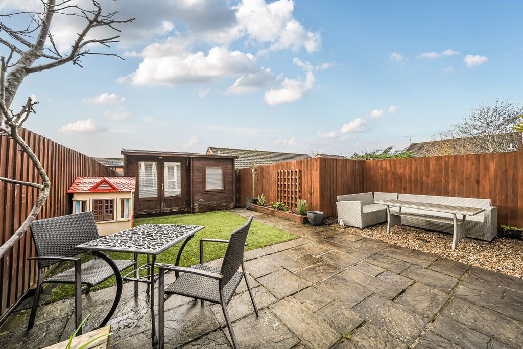 Property photo 2 of 15 14157101469A1c6Aa57420