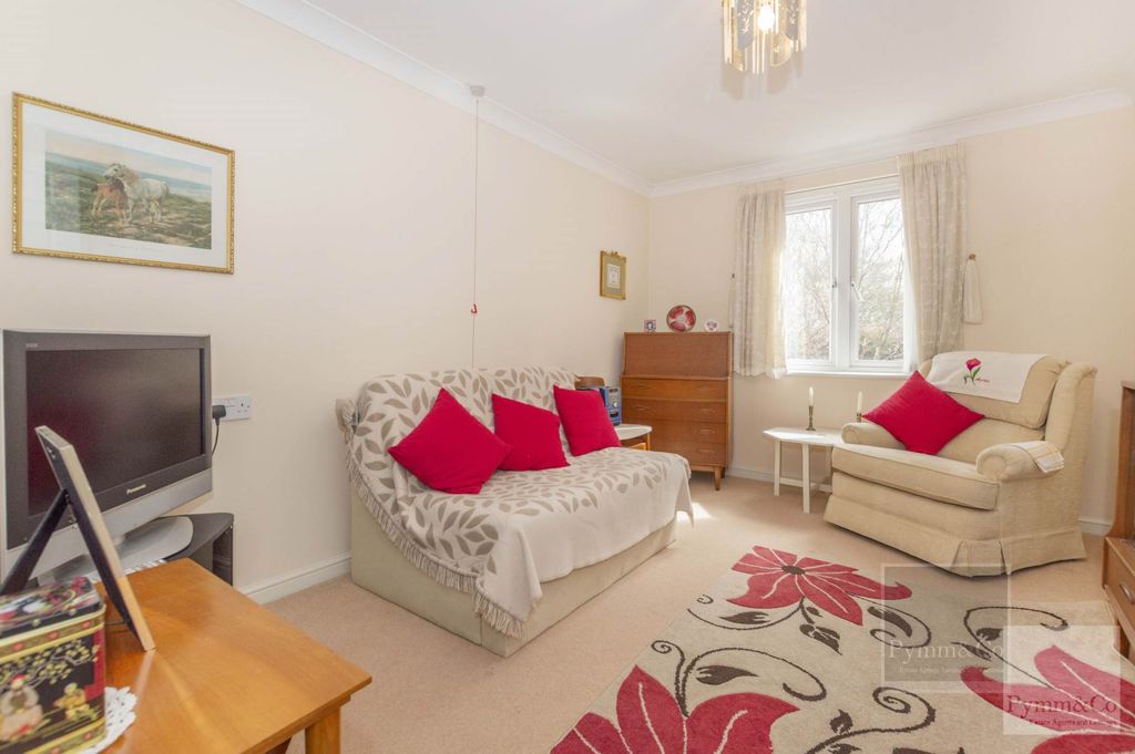 Property photo 2 of 9