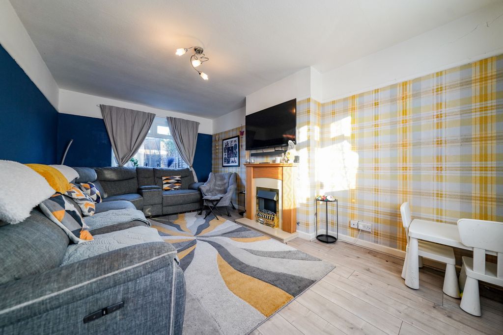 Property photo 3 of 16 Dsc05446