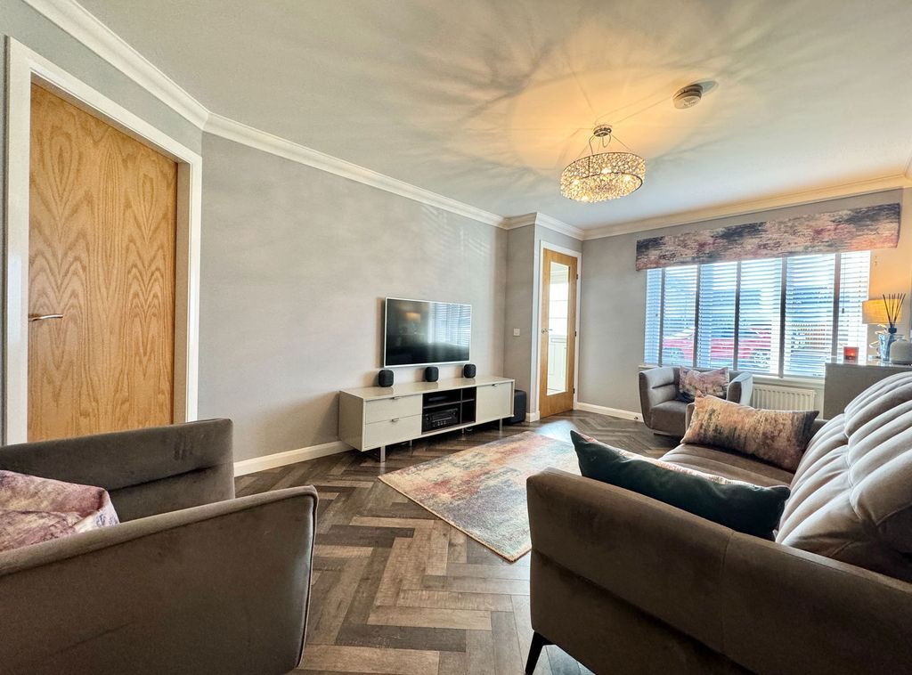 Property photo 3 of 39