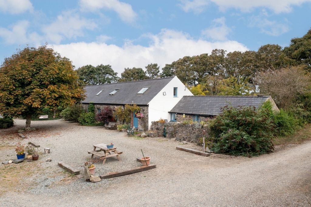 Property photo 2 of 43