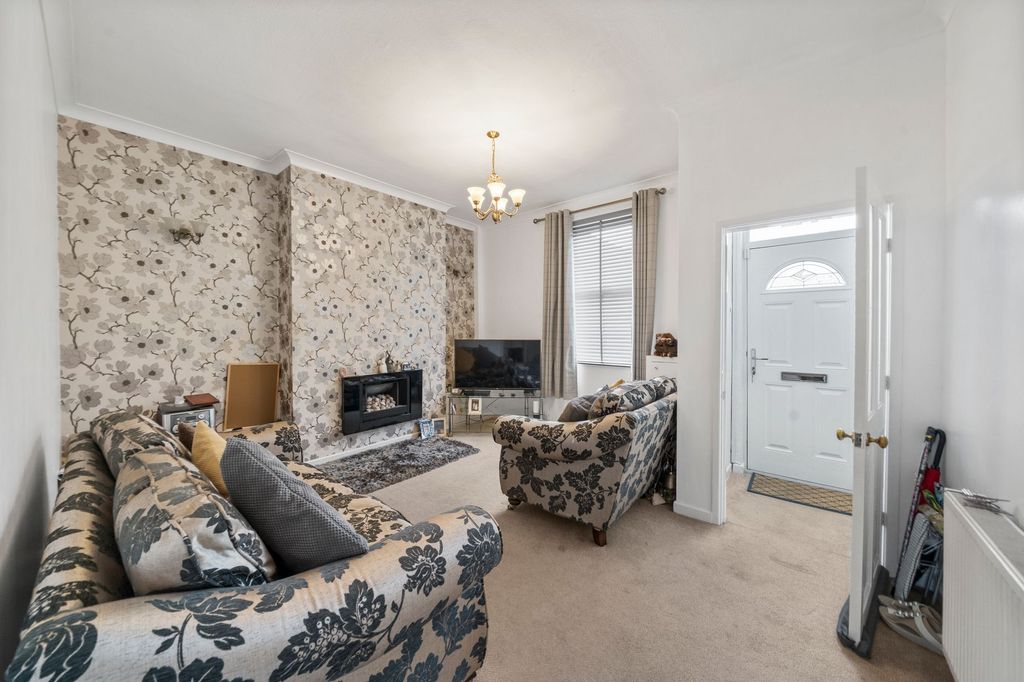 Property photo 2 of 12