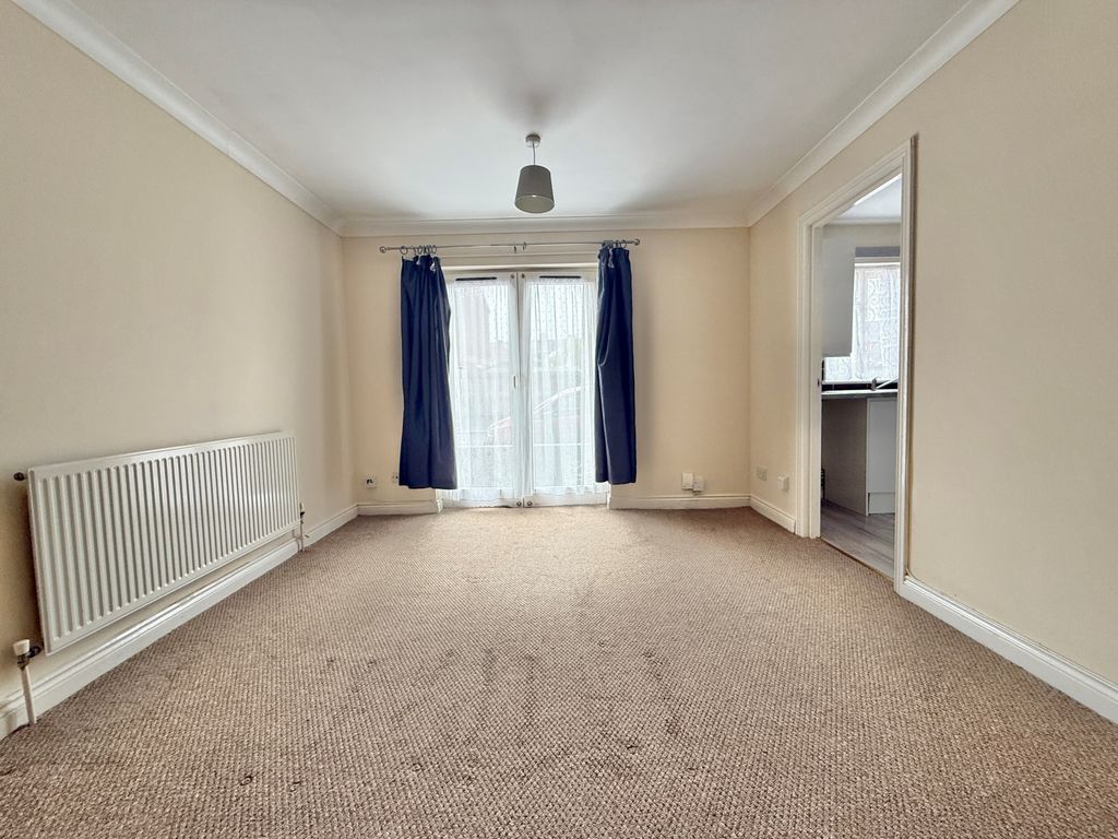 Property photo 3 of 9 Photo 2
