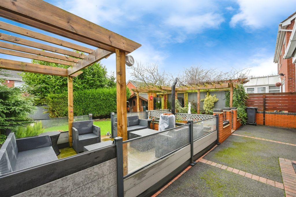 Property photo 2 of 18