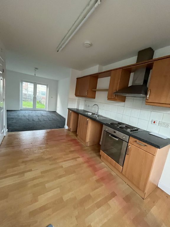Property photo 3 of 7 567Ab7E9-c96A-4d5F-Ad9d-4dc1089A9E9A