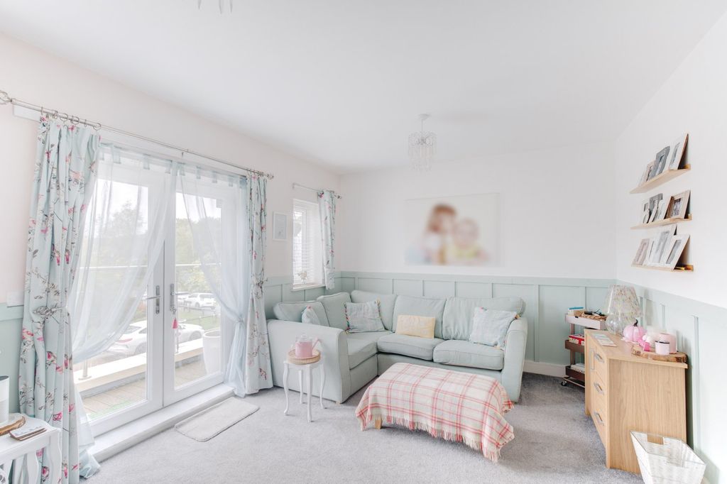 Property photo 2 of 27 Picture No. 04