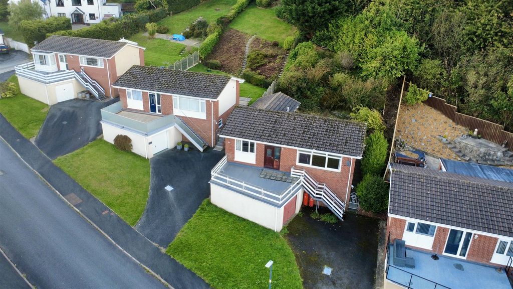 Property photo 2 of 28 Dji_Fly_20261016_145838_69_1792159342577_Photo_Opt