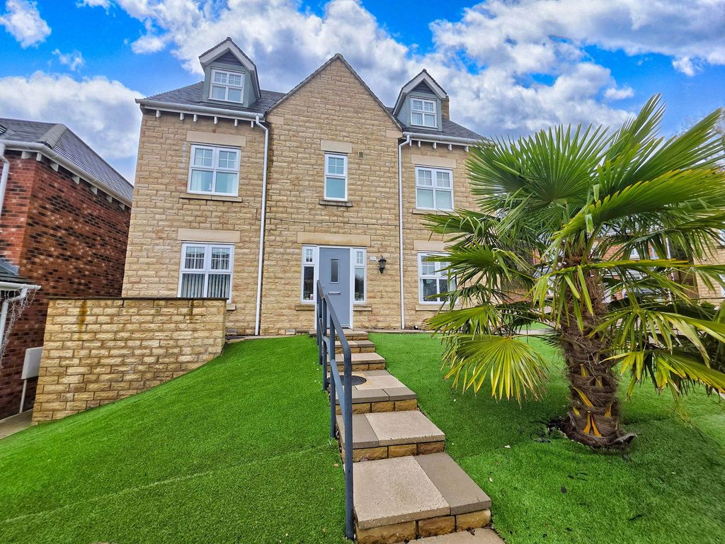 Property photo 1 of 25