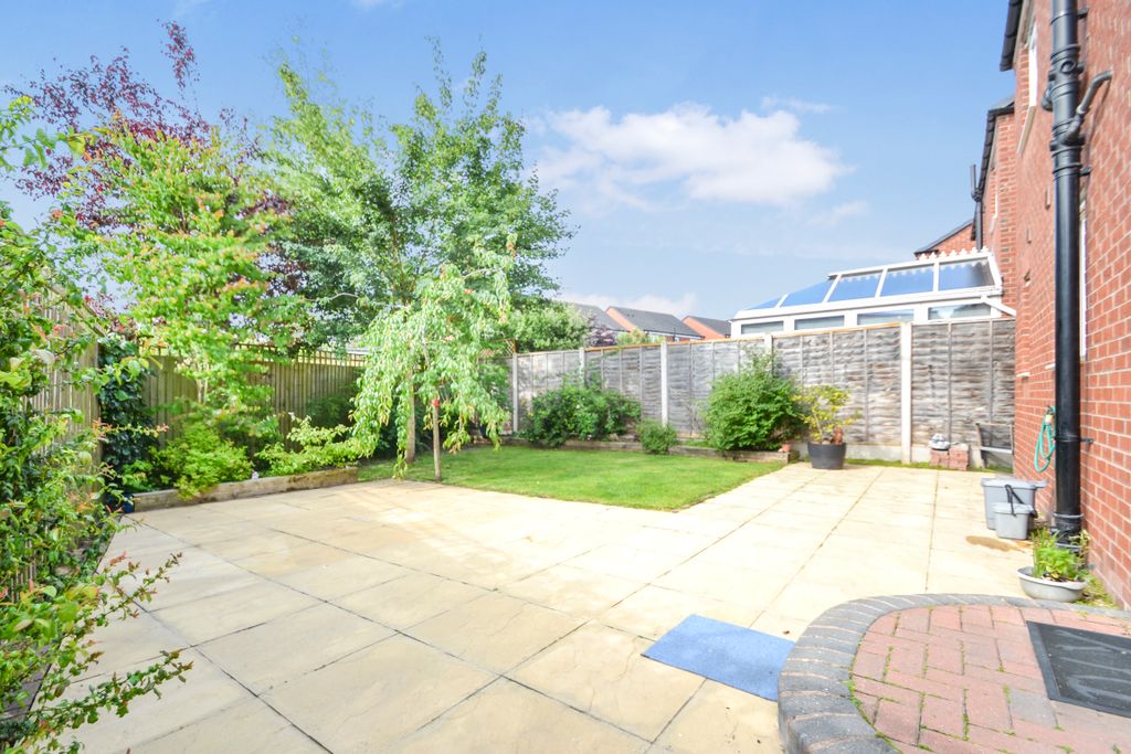 Property photo 2 of 18 Rear Garden