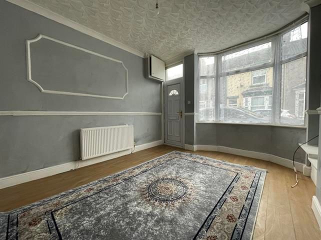 Property photo 2 of 7 Living Room