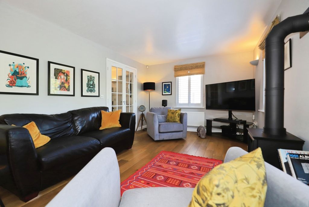 Property photo 3 of 20 Pbox-Img.Jpg