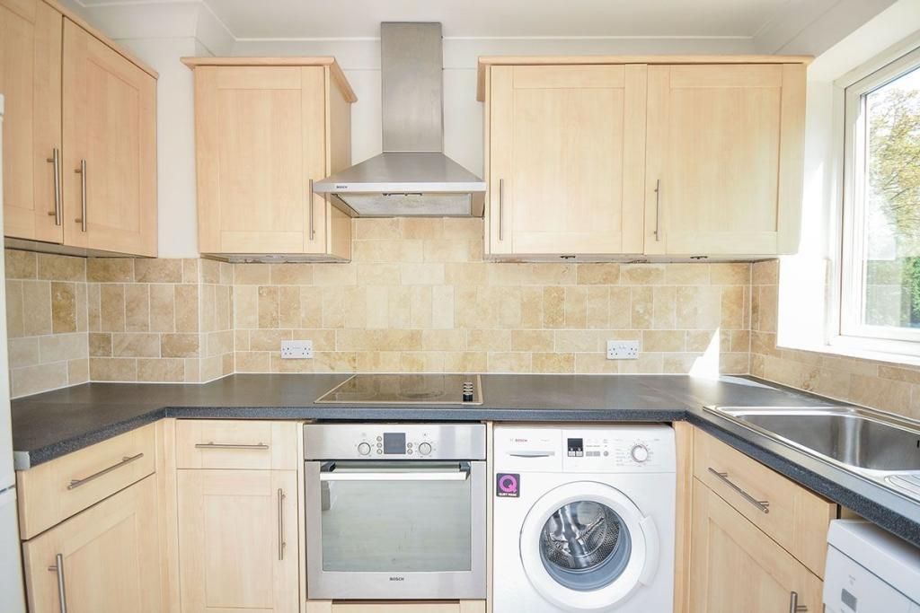 Property photo 2 of 7 Kitchen