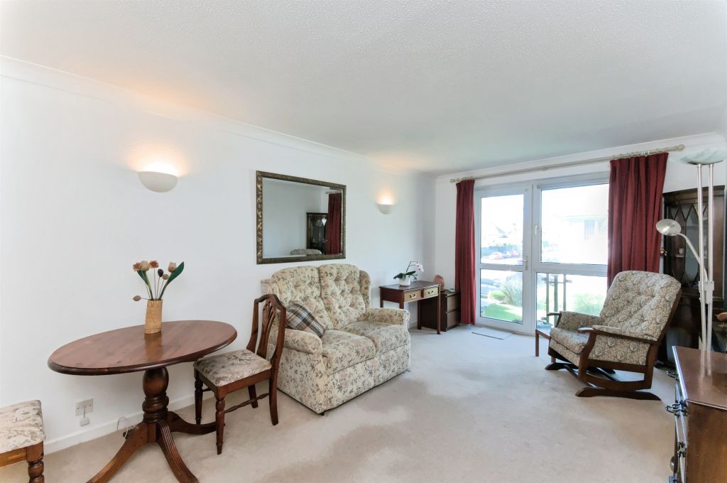 Property photo 3 of 12