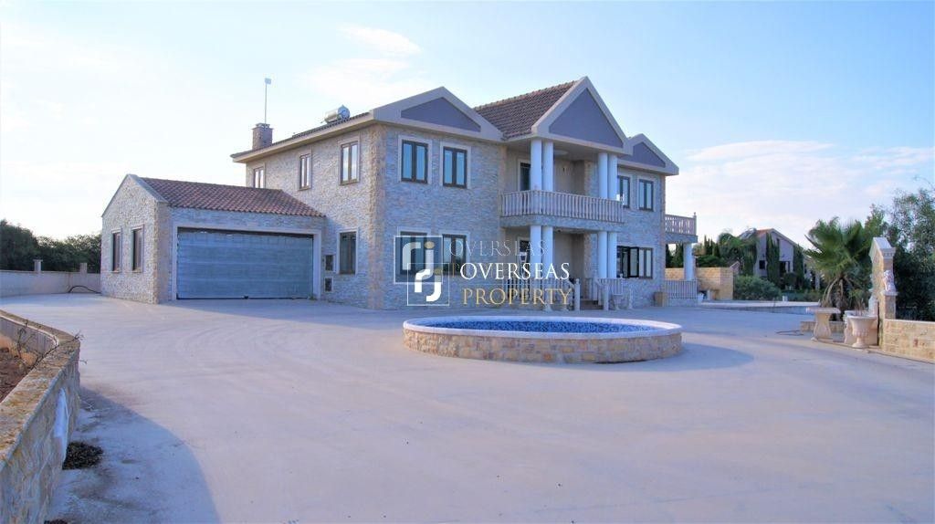 Property photo 1 of 40