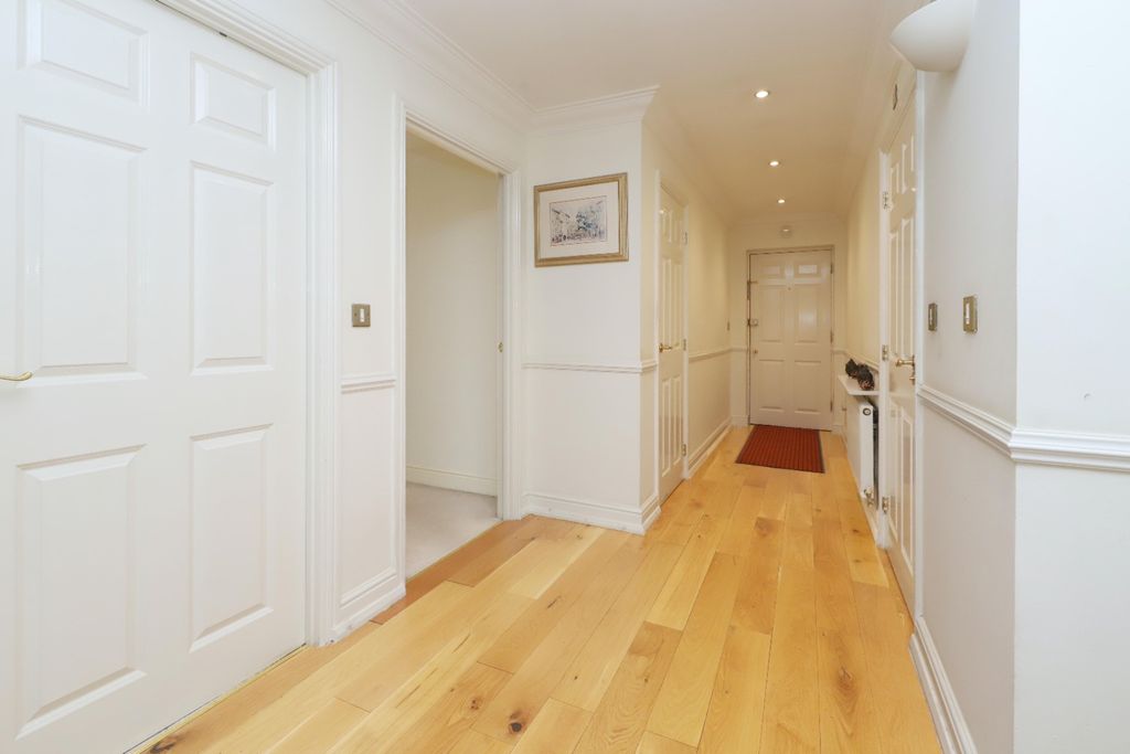 Property photo 2 of 18 4220791