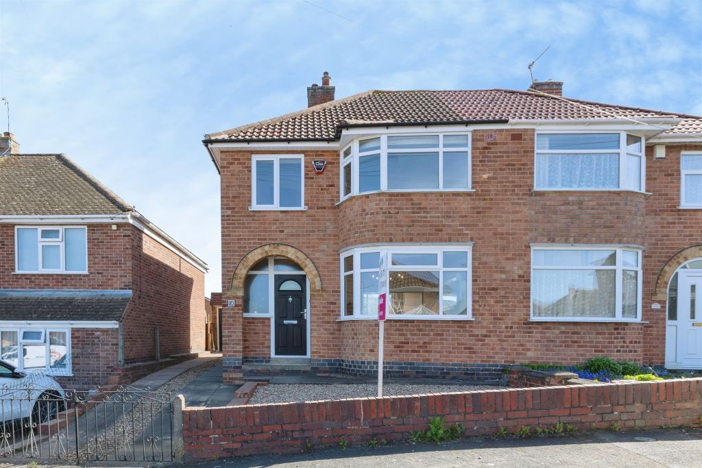 Property photo 2 of 20