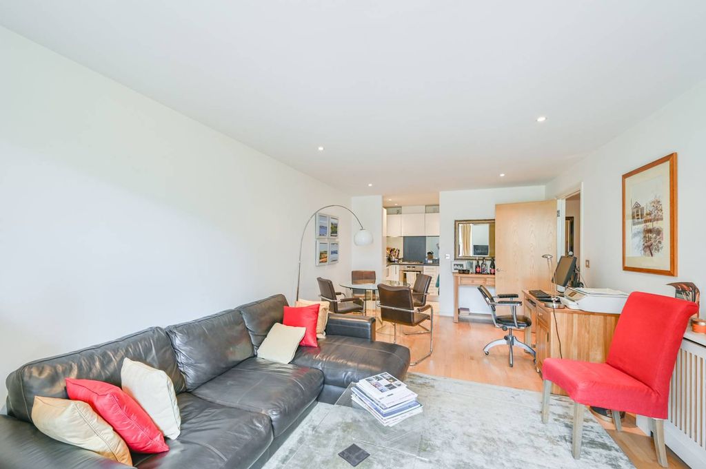 Property photo 3 of 12