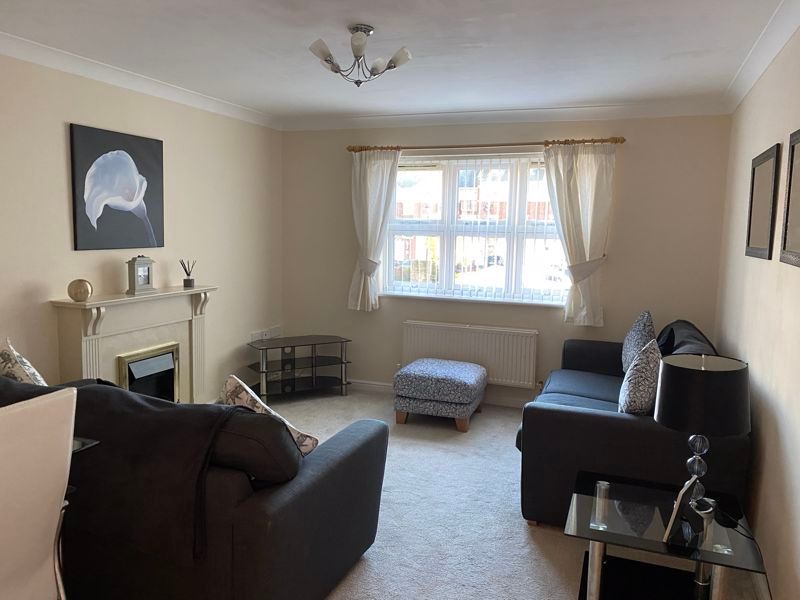 Property photo 2 of 7 Lounge