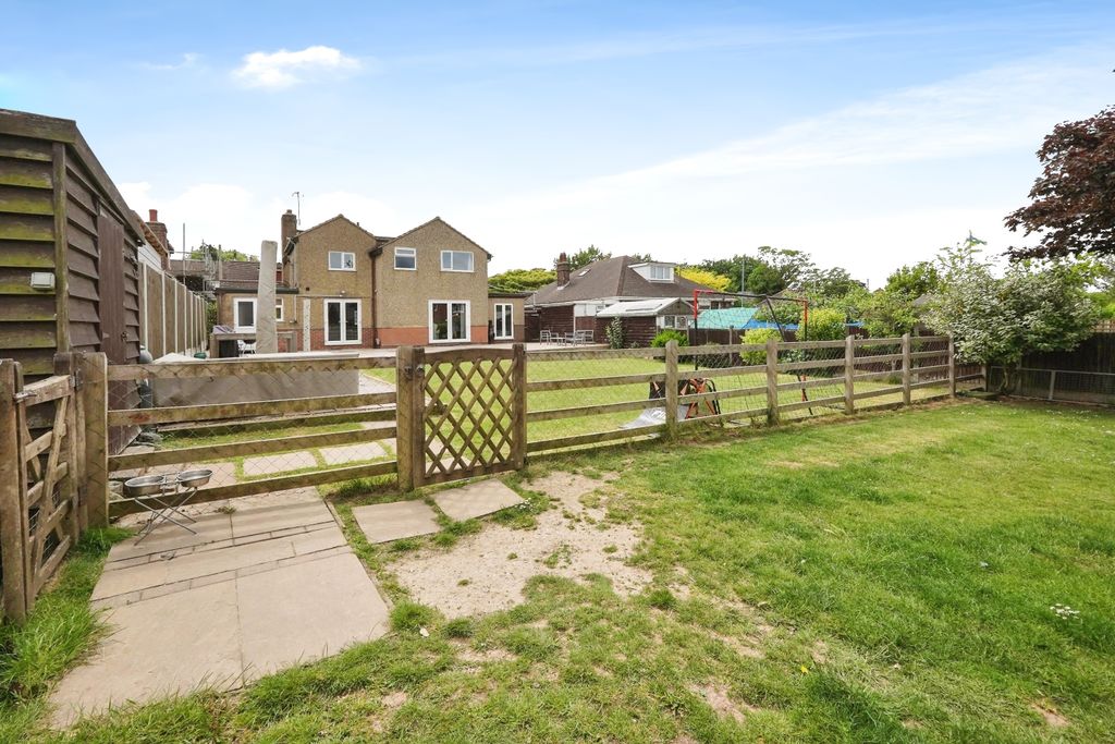 Property photo 1 of 37 Rear Garden