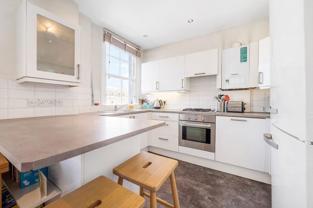 Property photo 2 of 11 Kitchen (1).Jpg
