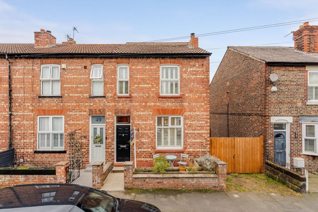 Property photo 1 of 25