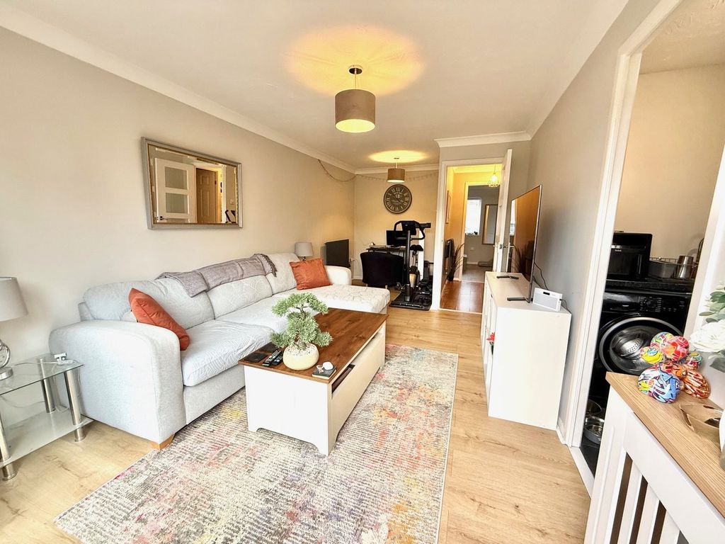 Property photo 2 of 8