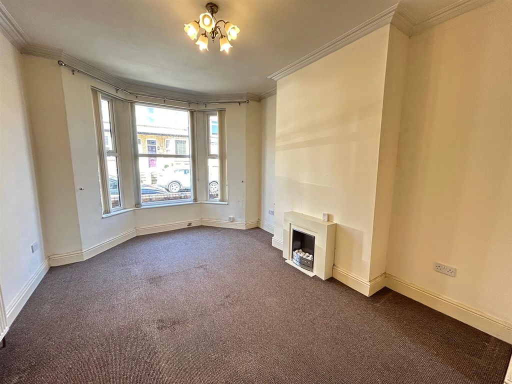 Property photo 2 of 9 10.Jpg