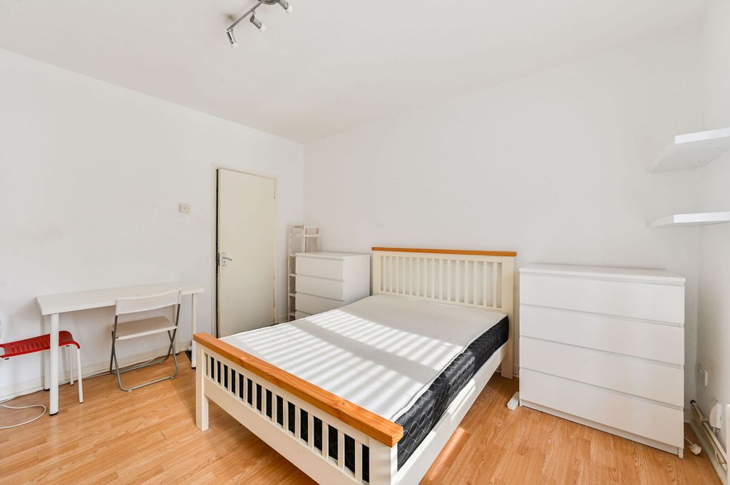 Property photo 3 of 11