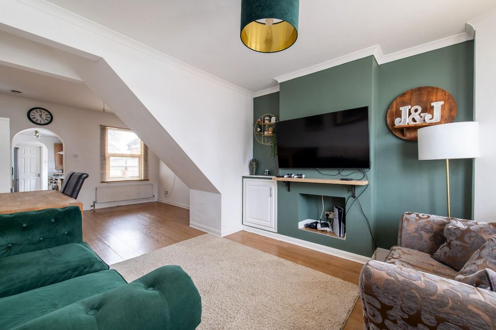 Property photo 2 of 11 Living Room