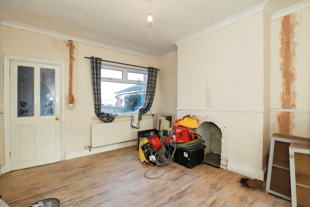 Property photo 2 of 25