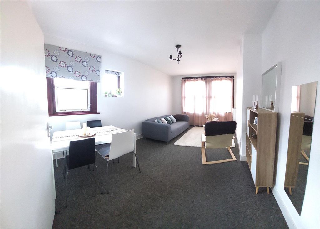 Property photo 1 of 5 Living Room 105 Bg.Jpg