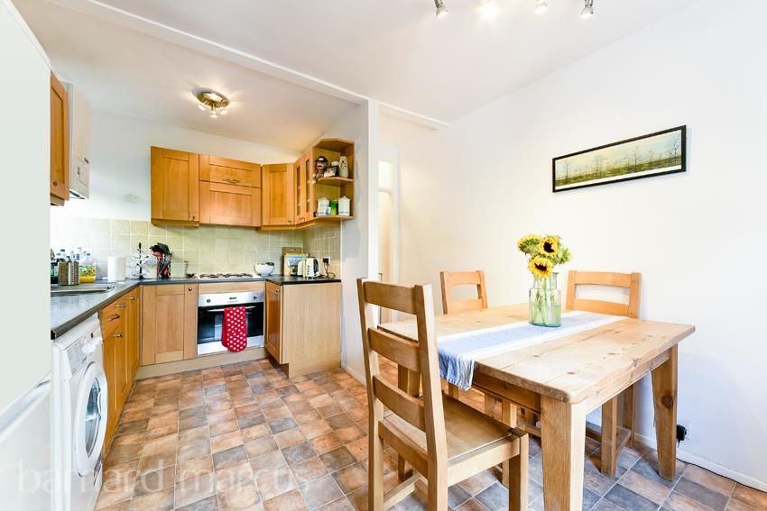Property photo 3 of 8 Kitchen