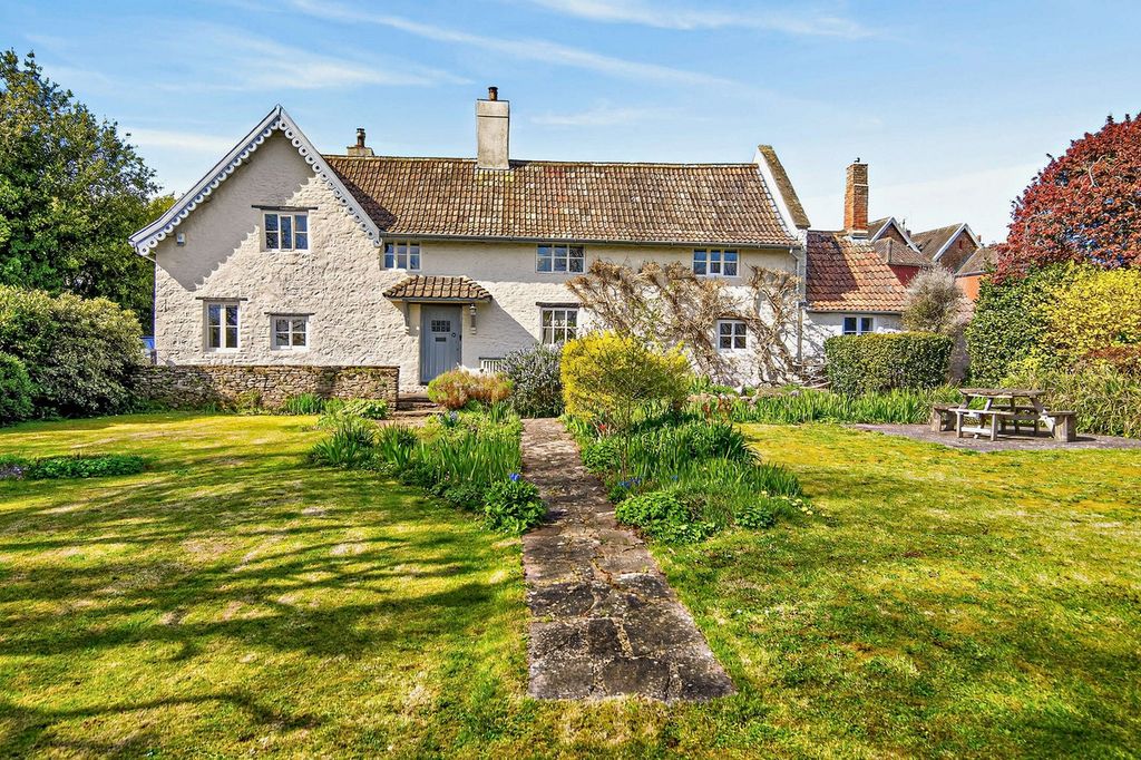 Property photo 1 of 34